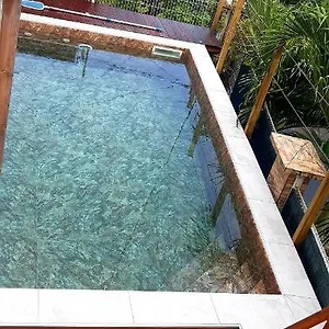 Bas De Larcher Avec Piscine Hébergement de vacances